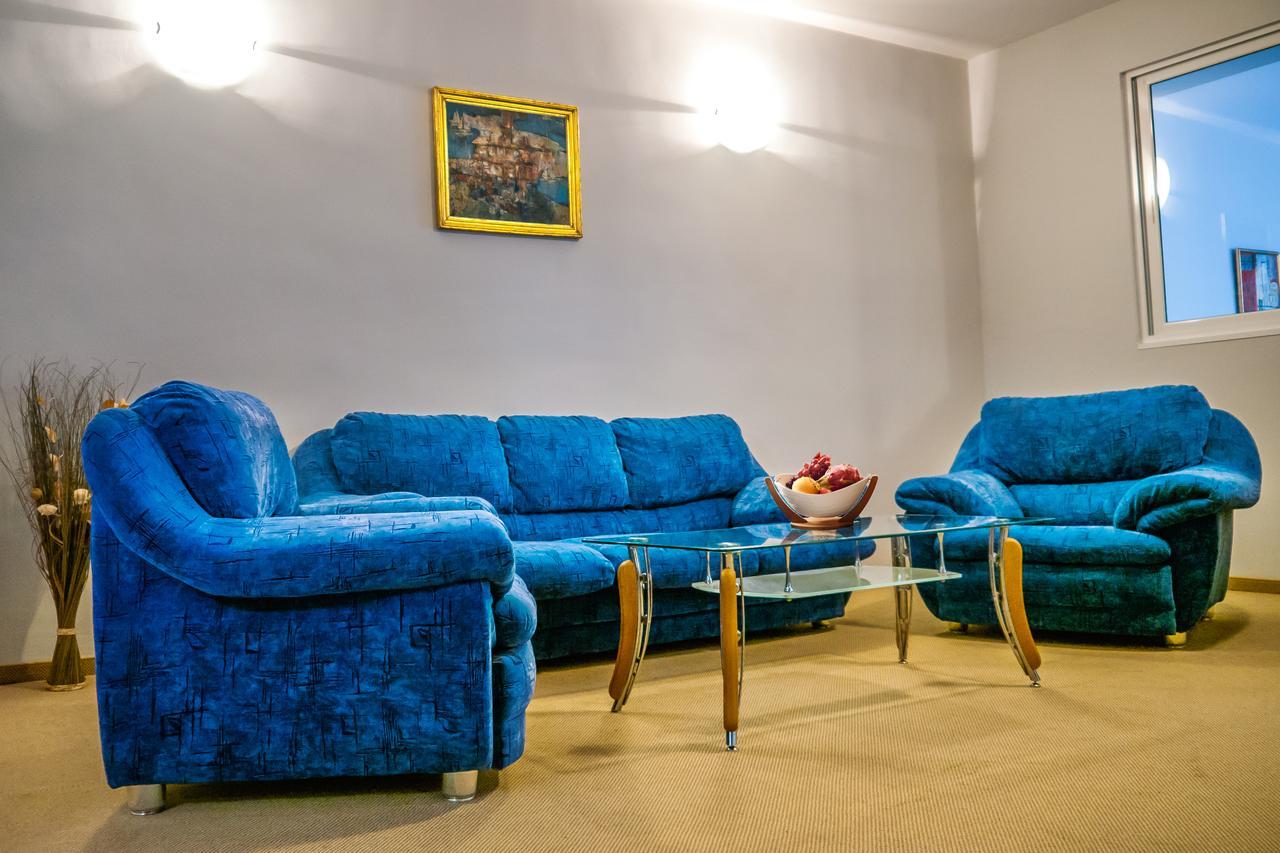 ימבול Diana Palace מראה חיצוני תמונה